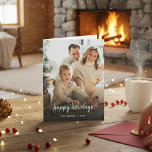 Elegante typografie familie foto vouwkaart feestdagen kaart<br><div class="desc">Deel de vreugde van je jaar met een gekoesterde herinnering van Christmas Cluster. Deze elegante, volledig aanpasbare fotocollage kerstkaart is de perfecte manier om je favoriete familiemomenten te tonen, van een enkele gekoesterde foto tot een feestelijk multi-foto overzicht van het jaar. Gemaakt voor hoogwaardig drukwerk, zal je gepersonaliseerde kaart opvallen...</div>