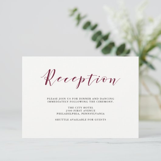 Elegante Typografie | Marsala Huwelijksreceptie Informatiekaartje (Staand voorkant)