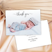 Elegante Typografie Pasgeboren Baby Foto Dank u Bedankkaart