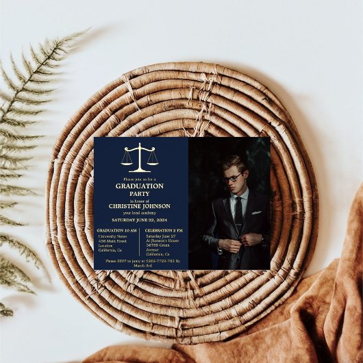 Elegante Typografie Recht School Afstudeerfeest Folie Uitnodiging