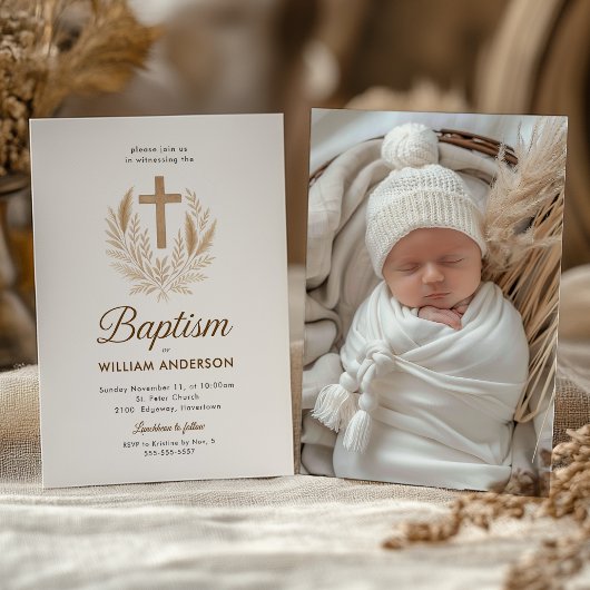Elegante uitnodiging voor de doop met gouden kruis