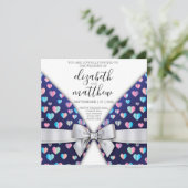 Elegante uitnodigingskaart lint en hartspikkels kaart (Staand voorkant)