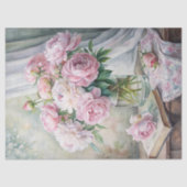 Elegante vaas met roze pioenen op tafel tissuepapier (Voorkant)
