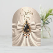 Elegante Verjaardagscrème Beige Gold Jewel Bow Kaart (Staand voorkant)