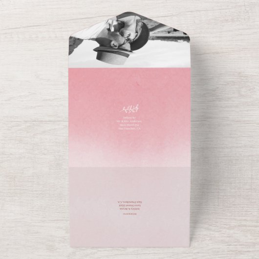 Elegante Verlopende Roze Achtergrond Trouw All In One Uitnodiging (Buitenkant)