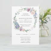 Elegante vetplanten groen bloemenkrans bruiloft kaart (Staand voorkant)