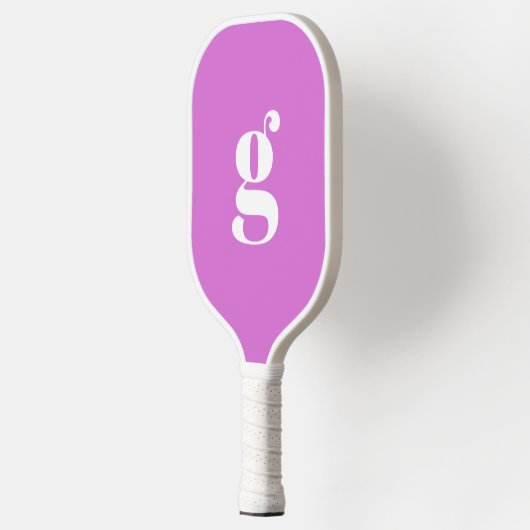 Elegante, vette, geborduurde initiaal orchidee paa pickleball paddle (Links)
