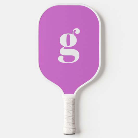 Elegante, vette, geborduurde initiaal orchidee paa pickleball paddle (Voorkant)