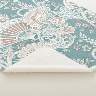Elegante vintage Victoriaanse waaier bloemslace te Sherpa Deken