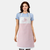 Elegante Vlinder Monogram Perzik Roze Gingham Schort (Gedragen)