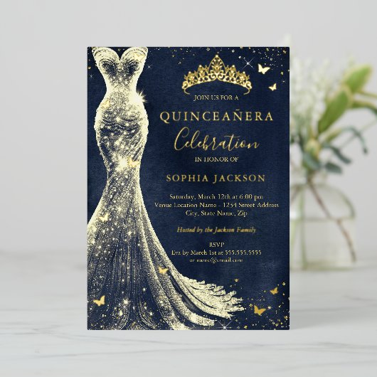 Elegante  vlinder Navy Gold Quinceanera Folie Uitnodiging (Staand Voorkant)