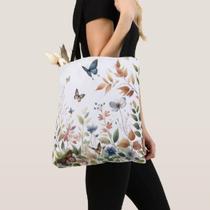 Elegante Vlinders met Weelderig Loof Tote Bag