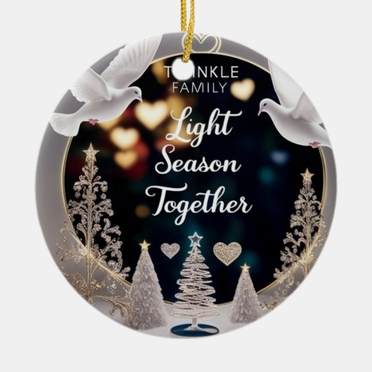 Elegante Vredesduiven Twinkelen Familie Licht Seiz Keramisch Ornament (Voorkant)