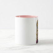 Elegante Vrouw Holding Kitten Met Omliggende Katte Mok (Midden)