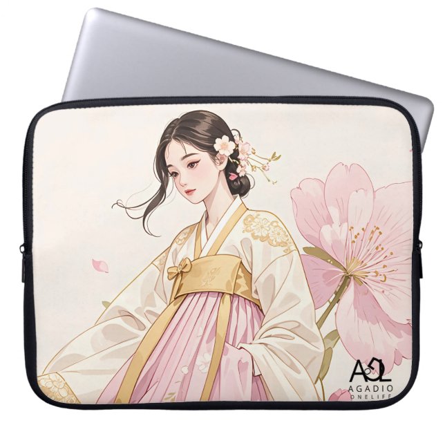 Elegante vrouw in gouden hanbok met kersenbloesem laptop sleeve (Voorkant)