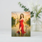 Elegante vrouw in rode jurk met grote vis feestdagenkaart (Staand voorkant)