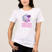 Elegante vrouw met broodjes en botanische kunst Tri-Blend shirt (Voorkant)