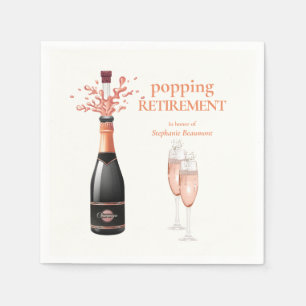 Elegante vrouw met knallende champagne op pensioen servet