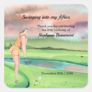 Elegante vrouwelijke golfspeler zwaait 50e verjaar vierkante sticker