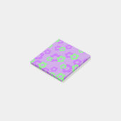 Elegante vrouwelijke Paarse Neon Green Flower Spri Post-it® Notes (Schuin)