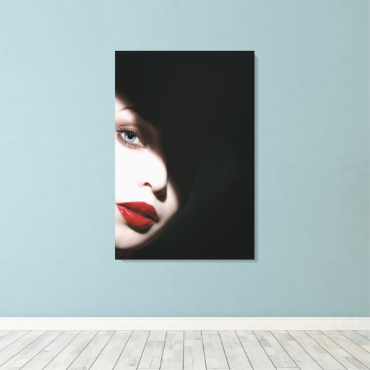 Elegante vrouwen in een schaduw canvas afdruk (Insitu (Houten vloer))