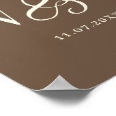 Elegante warmbruine paar initialen bruiloft poster (Hoek)
