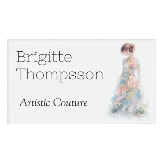 Elegante Watercolor Couture Bruidsmodeontwerper Naambadge (Voorkant)