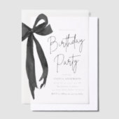 Elegante Waterverf Black Bow verjaardagsfeestje Vellum Uitnodigingen (Offset)