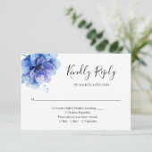 Elegante Waterverf Blauw Bloemen Bruiloft RSVP Kaartje (Staand voorkant)