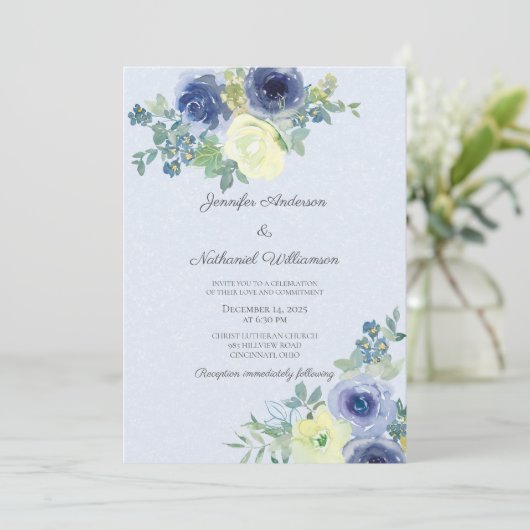 Elegante Waterverf Blauw en Ivoor Rozen Bruiloft Kaart (Staand voorkant)