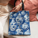 Elegante Waterverf Blauwe Ginger JarsPattern Tote Bag<br><div class="desc">Stap uit in stijl met deze stijlvolle canvas tas, versierd met onze charmante waterverf blauw-witte gember potje patroonontwerp. Deze modieuze en functionele tas is perfect voor dagelijks gebruik en biedt voldoende ruimte en duurzaamheid, terwijl de elegante en traditionele aardewerkmotieven worden getoond. Of u nu boodschappen doet of naar een vergadering...</div>