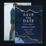 Elegante Waterverf Blauwe Marmer Agate Geode Foto Save The Date<br><div class="desc">Moderne Elegante Waterverf Blauwe en Gouden Marmer Agate Geode Save The Date Kaart - Foto Achterkant</div>