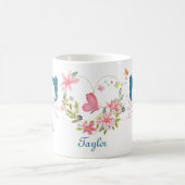 Elegante Waterverf Bloemen Vlinder Monogram T Koffiemok (Center)