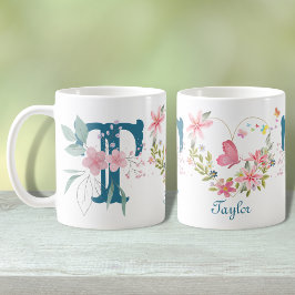 Elegante Waterverf Bloemen Vlinder Monogram T Koffiemok