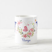 Elegante Waterverf Bloemen Vlinder Monogram V Koffiemok (Center)