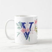 Elegante Waterverf Bloemen Vlinder Monogram V Koffiemok (Links)
