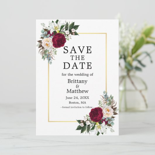 Elegante waterverf bordeauxroze witte bloemen goud save the date (Staand voorkant)