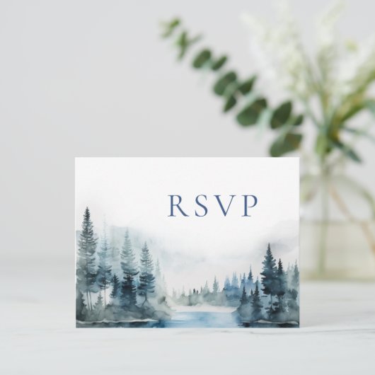 Elegante Waterverf Bosbergen Bruiloft RSVP Briefkaart (Staand voorkant)
