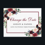 Elegante Waterverf Floral Gold Verander de datum Briefkaart<br><div class="desc">De moderne elegante Waterverf Bourgondië Marsala Floral Change The Date Wedding Uitstel Briefkaart beschikt over bordeauxrode rozen,  roze rozen,  blauw,  groen en een bordeauxrood lijst</div>