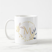 Elegante Waterverf gouden krans Monogram M Koffiemok (Links)