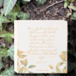 Elegante Waterverf John 3:16 Bijbelvers aanpassen Houten Kist Print<br><div class="desc">U kunt dit personaliseren met een naam onderaan als u dat wenst. Dit moderne Christelijke geloofsbijbelvers is geschreven in bruin goud stijlvolle typografie. Het waterverf groen dat ik met de hand beschilderd heb in mijn huis in Zwitserland. De gouden bladeren en knoppen en salie groene bladeren geven een mooi accent....</div>