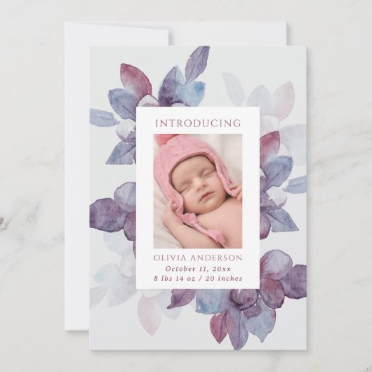 Elegante waterverf paarse bloemblaadjes geboorte aankondiging (Voorkant)