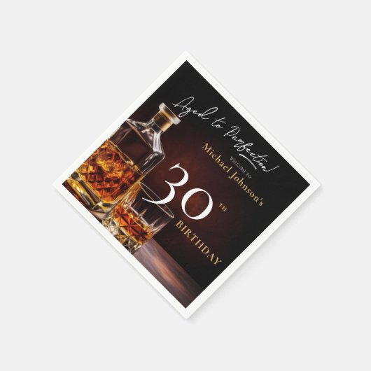 Elegante Whiskey Zwart Goud 30ste Verjaardag Party Servet (Hoek)