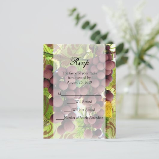 Elegante Wijngaard Paarse/Groene Druiven Bruiloft  Uitnodiging Briefkaart (Staand voorkant)