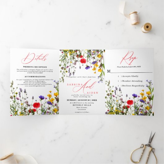 Elegante wilde bloem bloeiende tuin bruiloft drieluik aankondiging (Binnen)