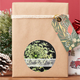 Elegante wilde bloem met wervelingen bruiloft stic ronde sticker