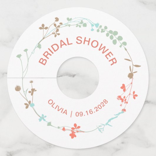 Elegante wilde bloemenkrans bruidsshower wijnglaslabel (Voorkant)
