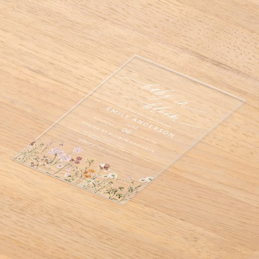 Elegante Wildflower Baby in Bloom Baby shower Acryl Uitnodigingen (Laagn)