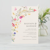 Elegante Wildflowers Beige Huwelijksuitnodiging Kaart (Staand voorkant)
