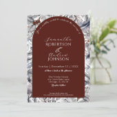 Elegante Winter Botanische Dark Red Arch Wedding Kaart (Staand voorkant)
